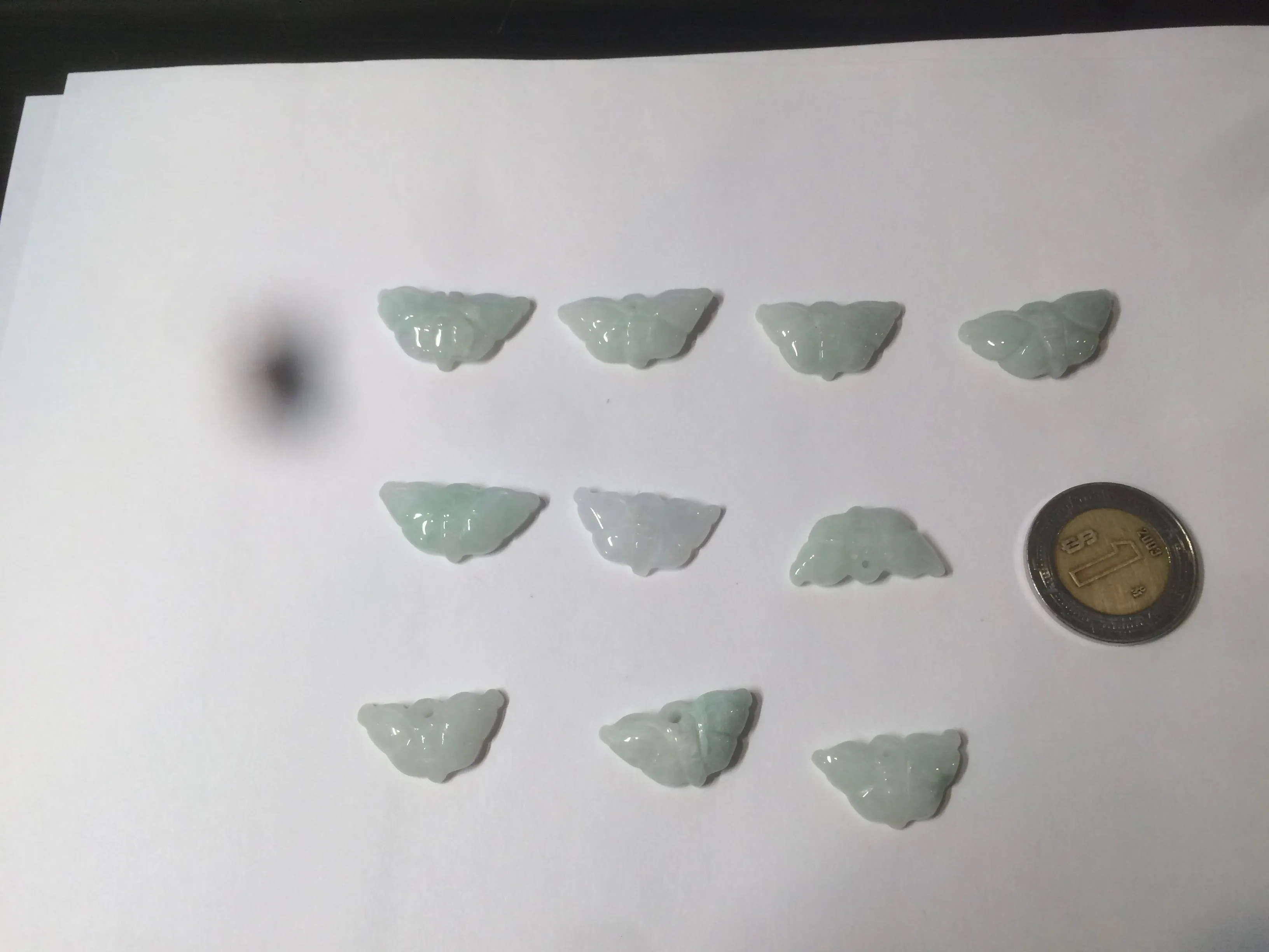 10 pieces of 100% Natural light green/white 3D Jadeite Jade small butterfly beads AF37