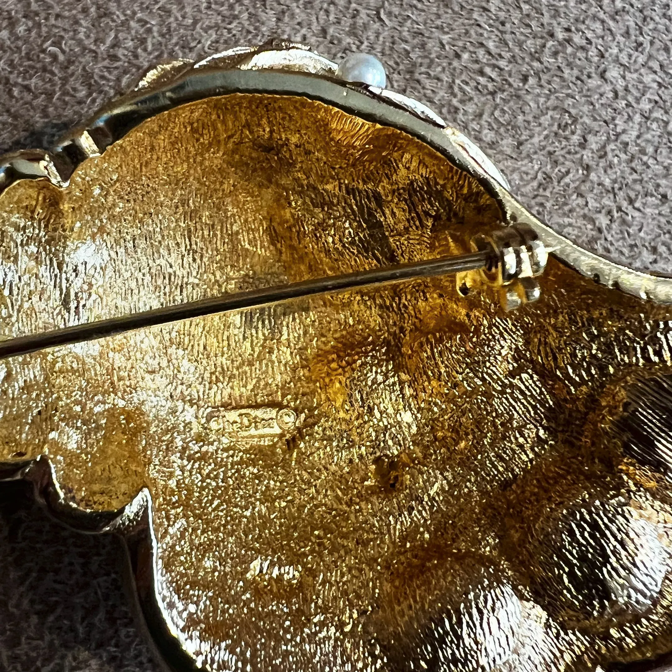 Christian Dior Vintage conch shell brooch gold with Pearls
