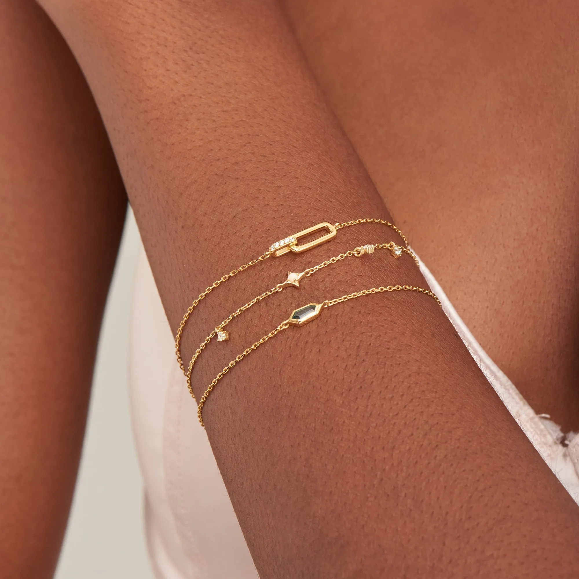 Exquisite Gold Star Kyoto Opal Bracelet - Elegant Jewelry Accessory