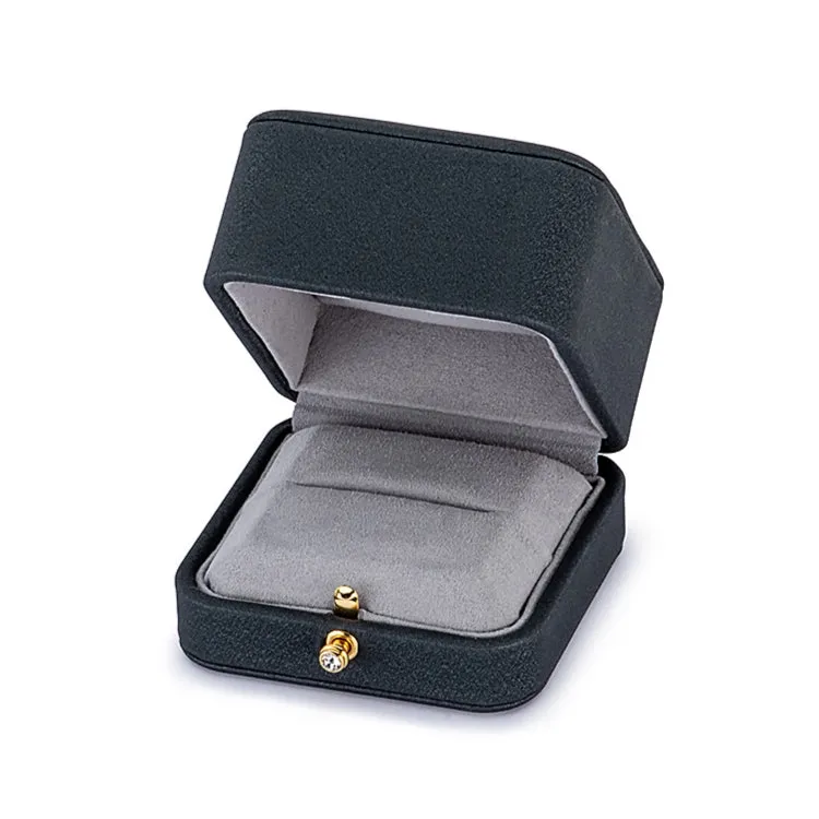 Grooved Gold Signet Ring with Diamonds