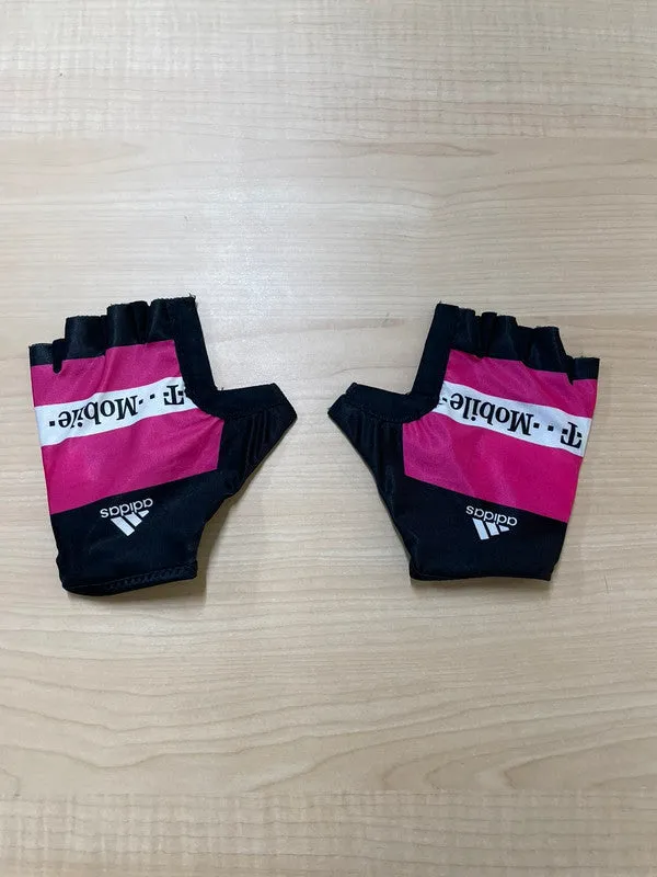 Mark Cavendish T-Mobile gloves Adidas S