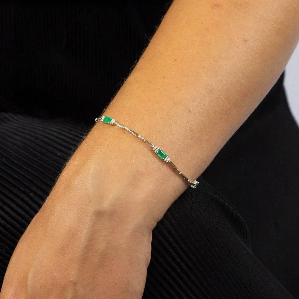 MILENA Emerald Baguette Tennis Bracelet In Yellow Gold