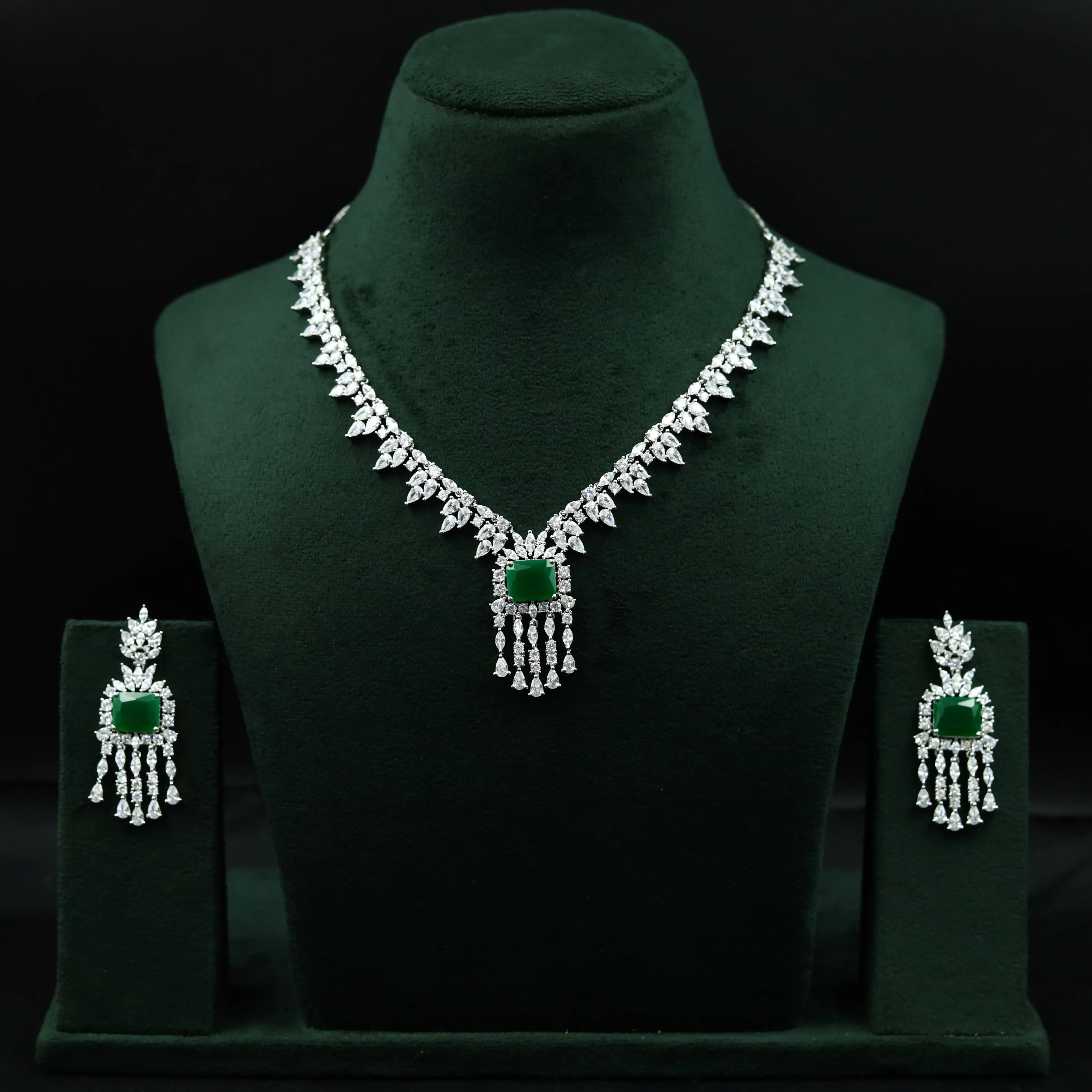 Round Neck Zircon/AD Necklace Set 12531-28