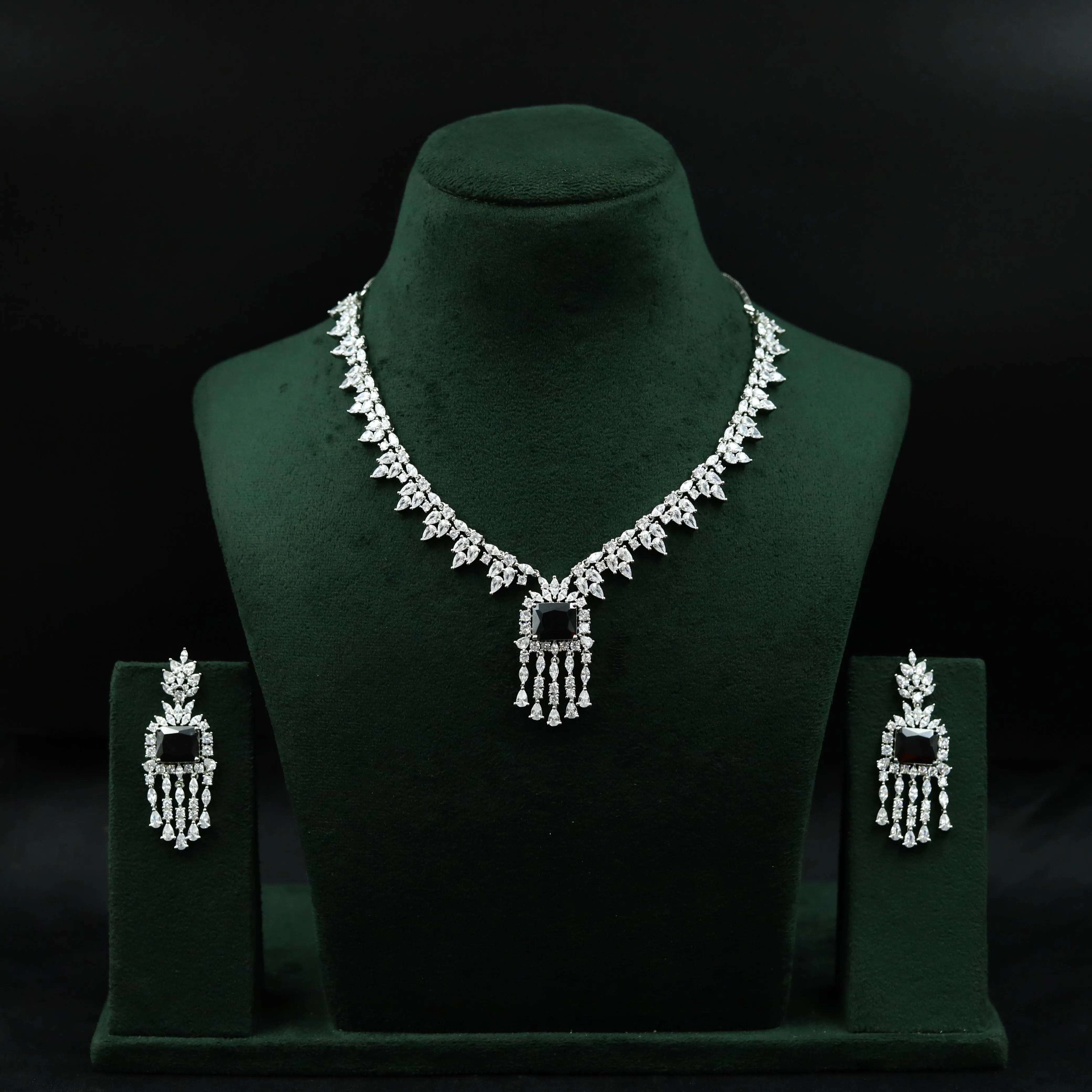 Round Neck Zircon/AD Necklace Set 12531-28