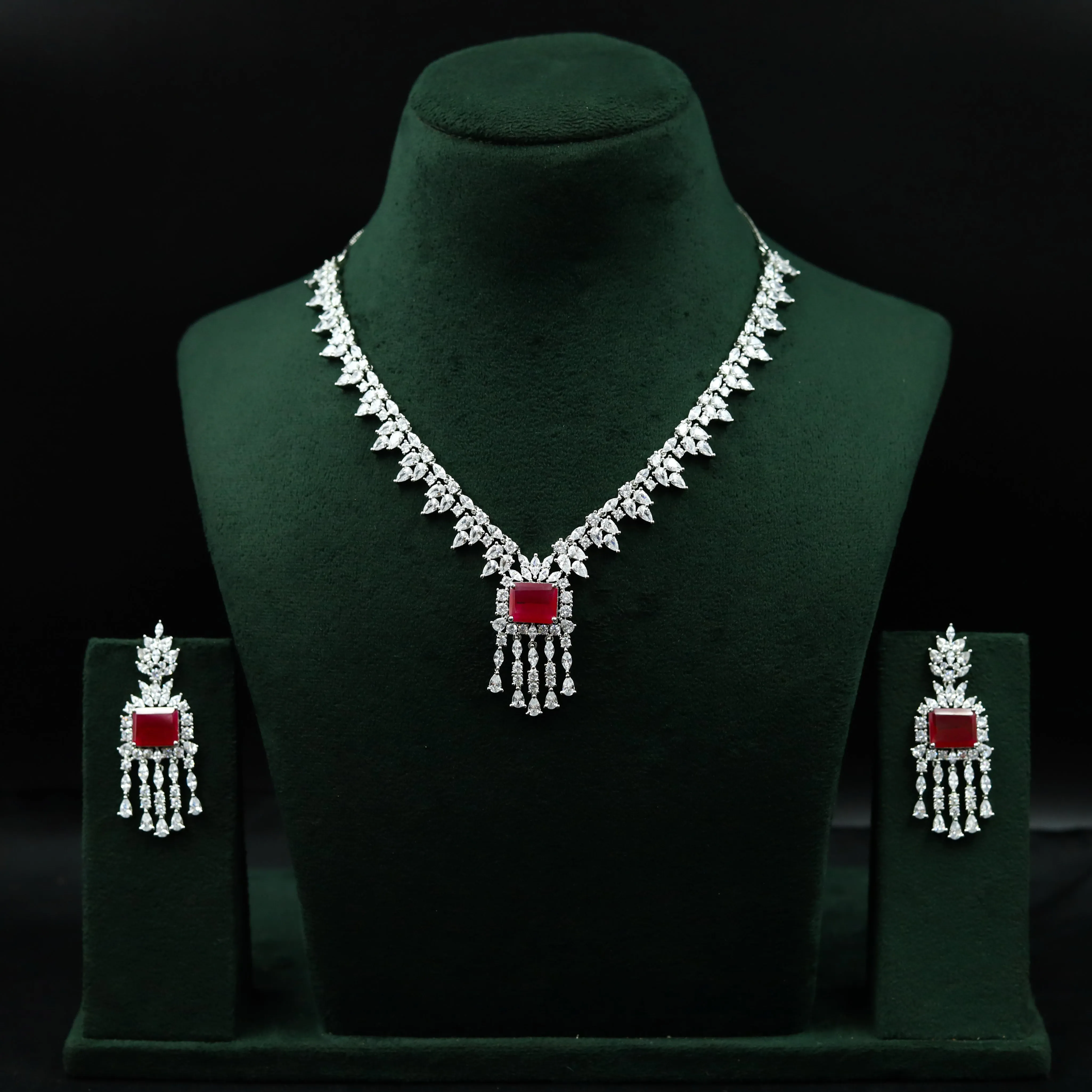 Round Neck Zircon/AD Necklace Set 12531-28