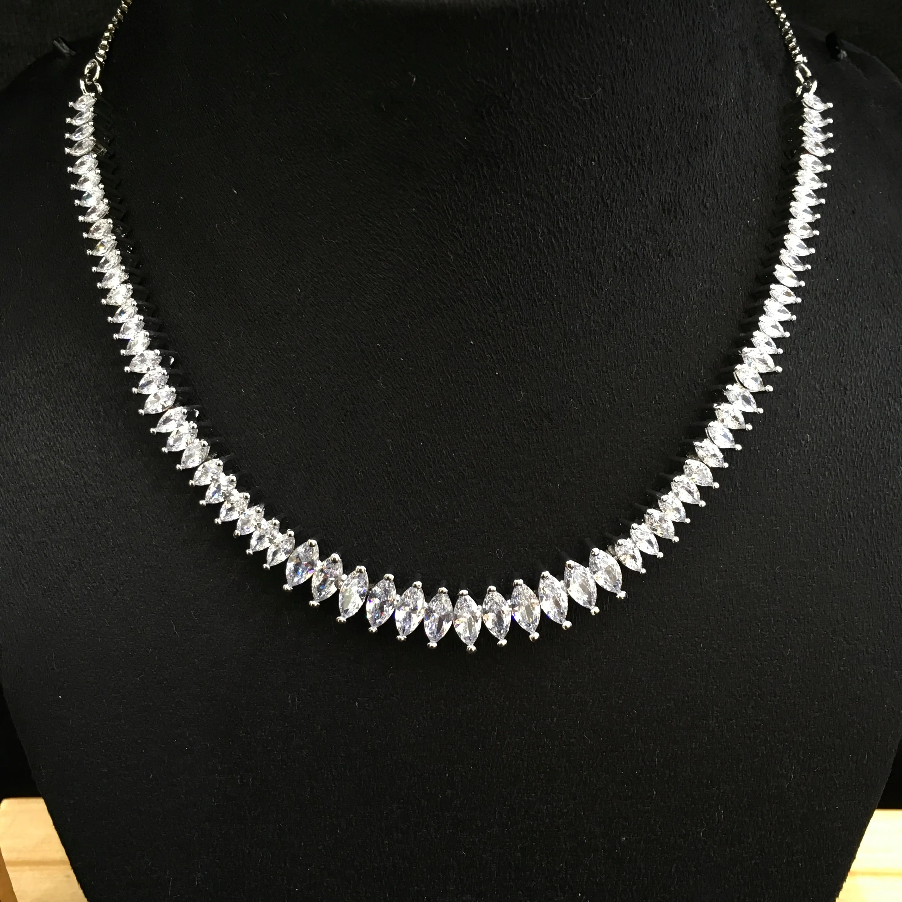 Round Neck Zircon/AD Necklace Set 6218-08