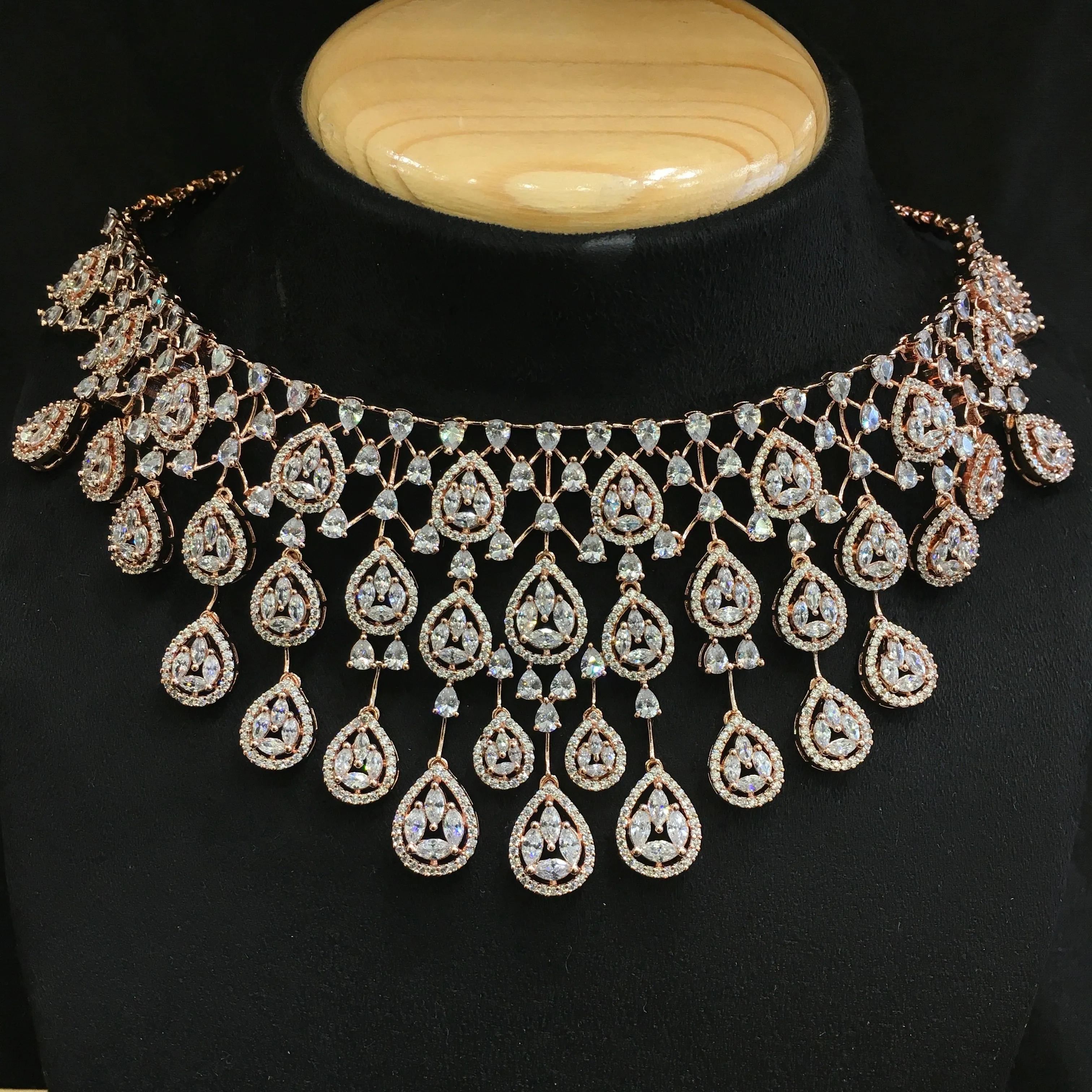 Round Neck Zircon/AD Necklace Set 6221-08