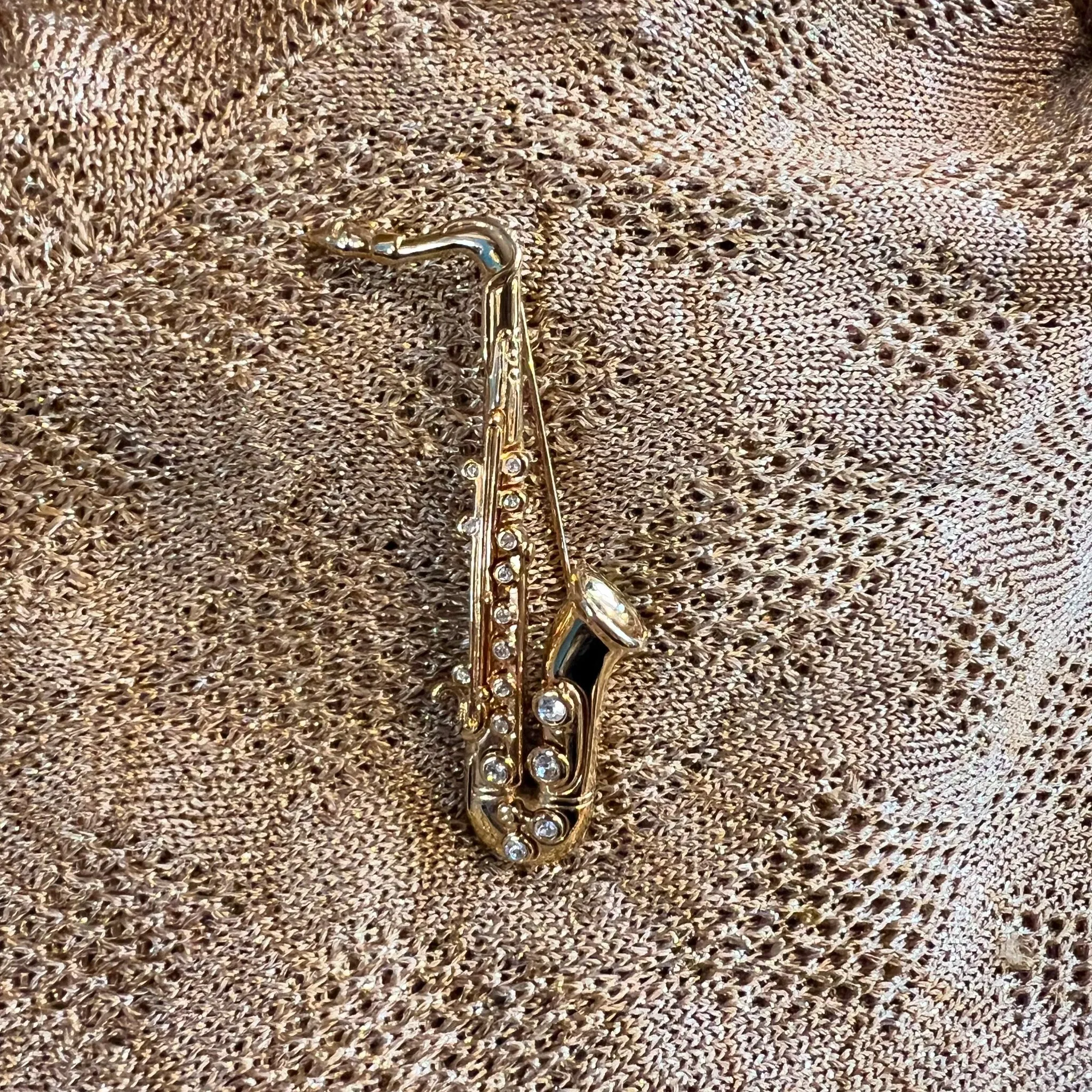 Saxaphone Gold Brooch by Cabouchon