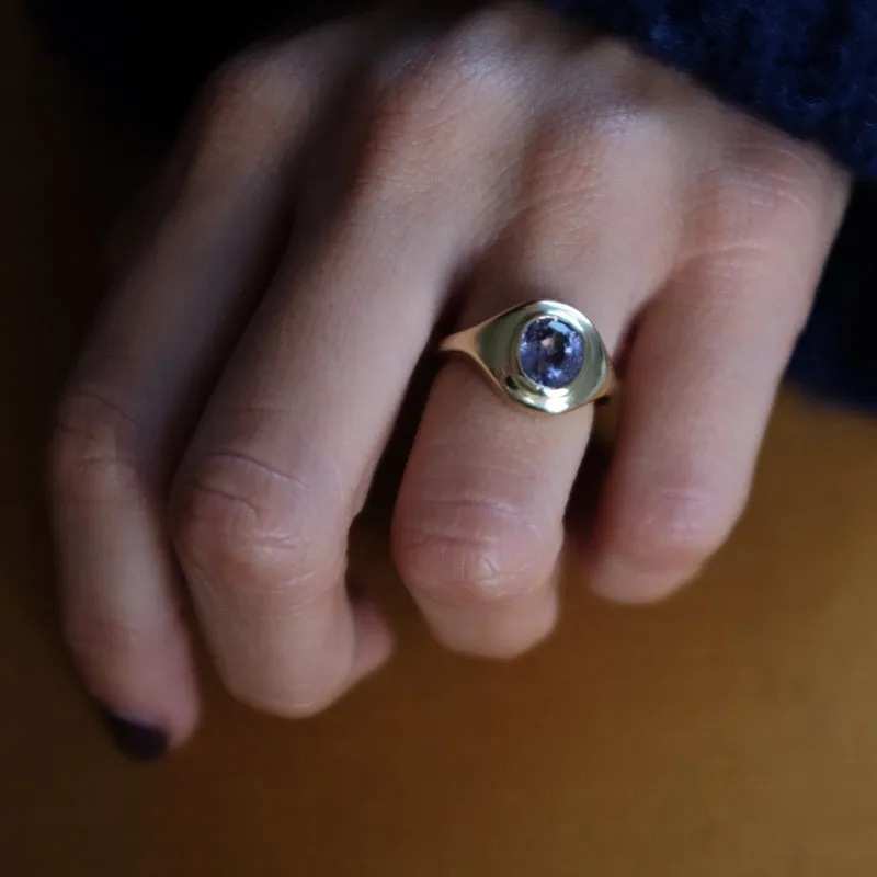 SPINEL RIPPLE SIGNET RING