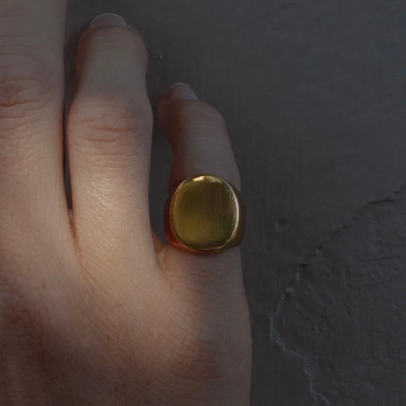 Uni Signet Ring, Matte, Gold